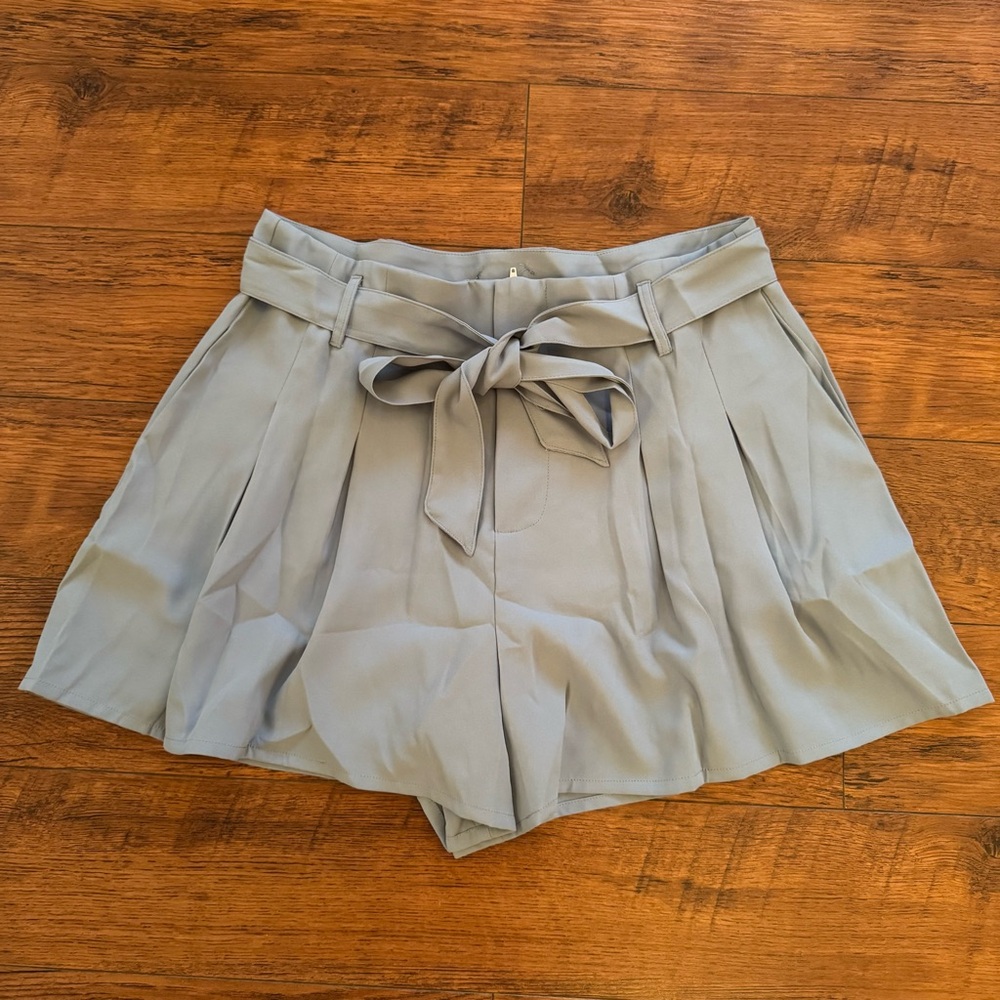 Medium Shorts NWOT Women’s Size Medium Dress Shorts Bow Blue